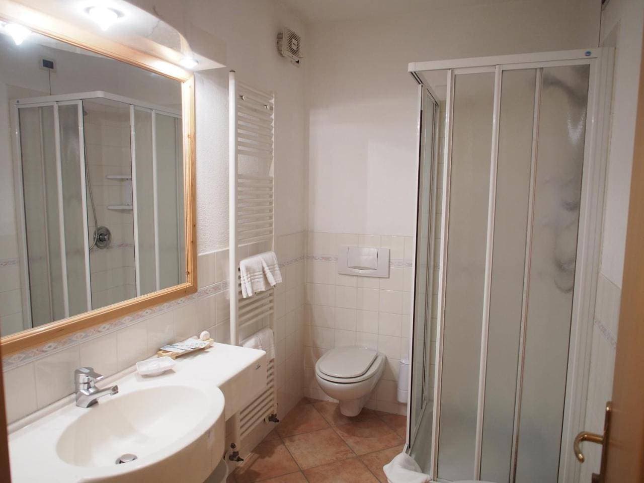 Foto 7 von 9: Double or Twin Room