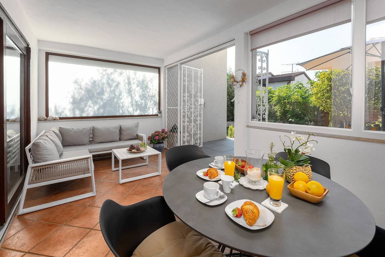 Foto 6 von 34: Exquisites Ferienhaus mit privatem Garten, Liegen, Kinderstuhl, Waschmaschine - nur 700 Meter zum Strand