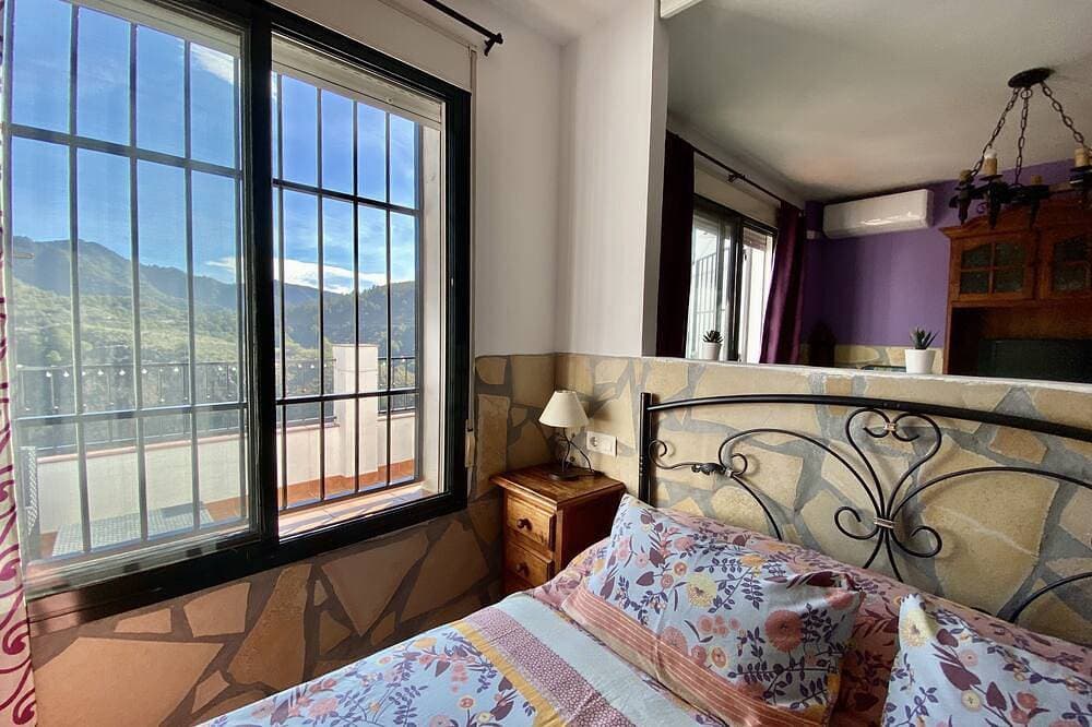 Foto 6 von 30: Geniessen Sie Die Sonne Und Den Herrlichen Blick Von Der Terrasse<br><br>Wohnung Axarquía 1-3