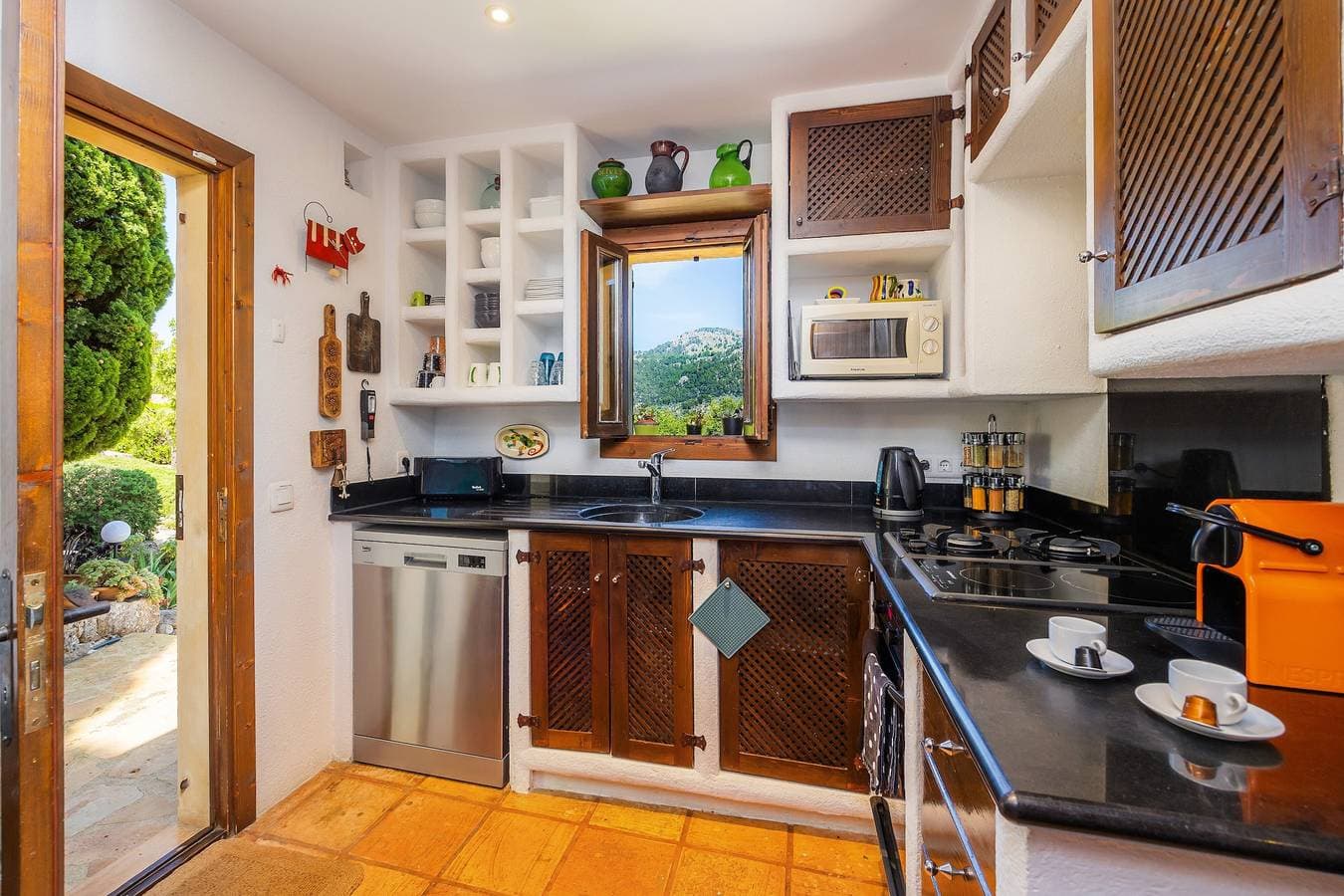 Foto 10 von 37: Landhaus 'Can Puput' mit Panoramablick auf die Berge, WLAN und Klimaanlage