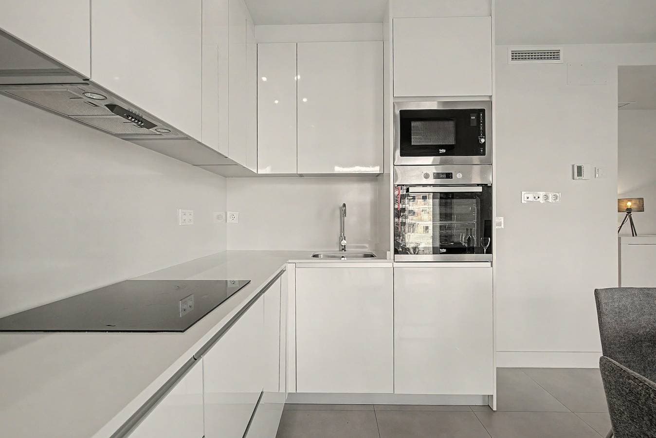 Foto 8 von 33: Ferienwohnung 'Panorama Beach' mit Meerblick, Wi-Fi und Klimaanlage