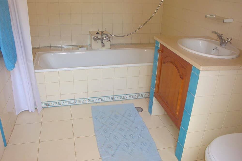 Foto 5 von 30: Geräumiges Familienhaus mit 2 Schlafzimmern und gemeinsamem Pool