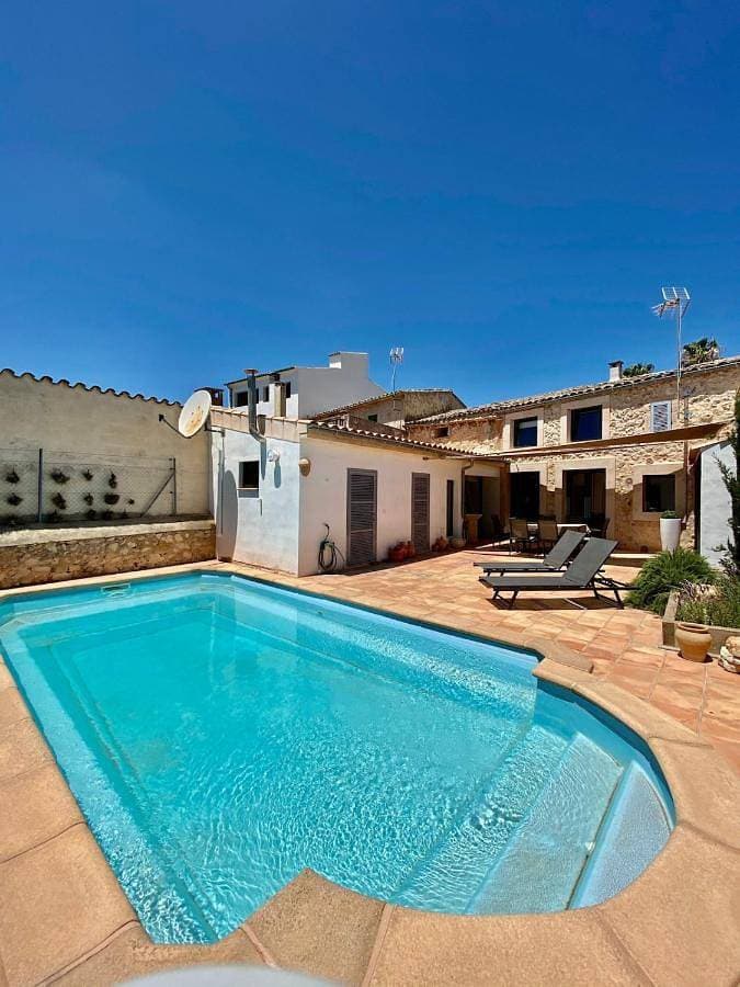 Villas2meet Jimmy Lloret 1