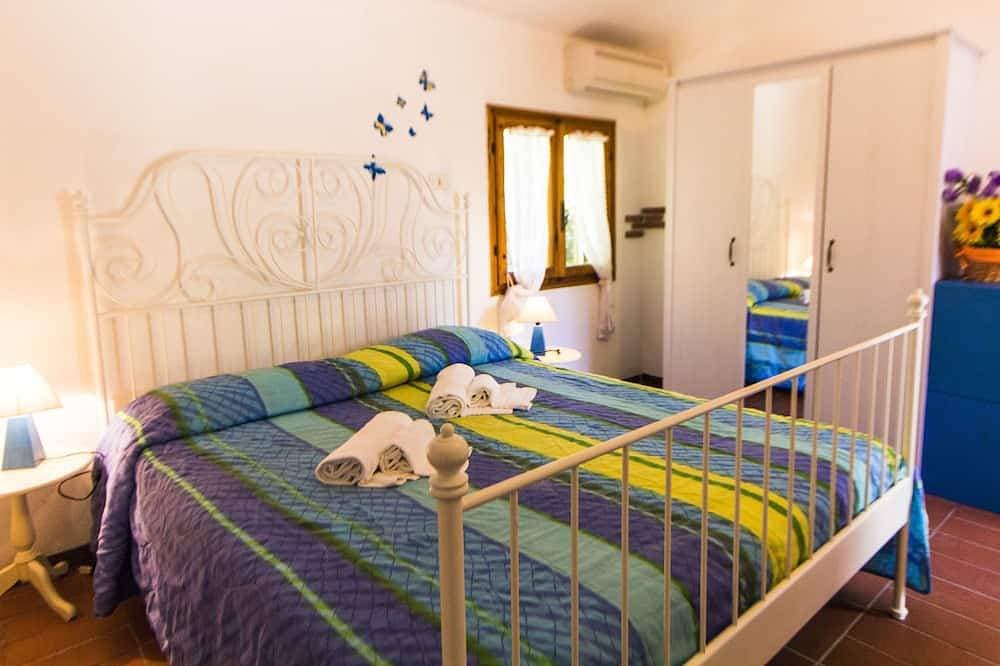 Foto 4 von 21: Small Villa near the Pool in a fantastic Park