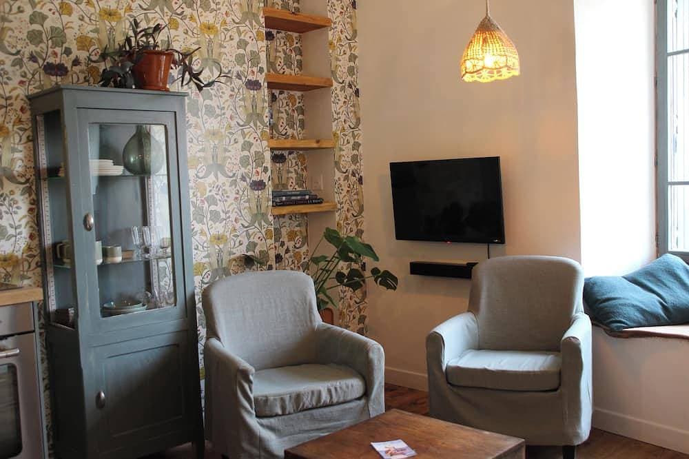Foto 6 von 21: Charming studio in lovely Les Vans, National Park Monts d'Ardèche, river nearby.