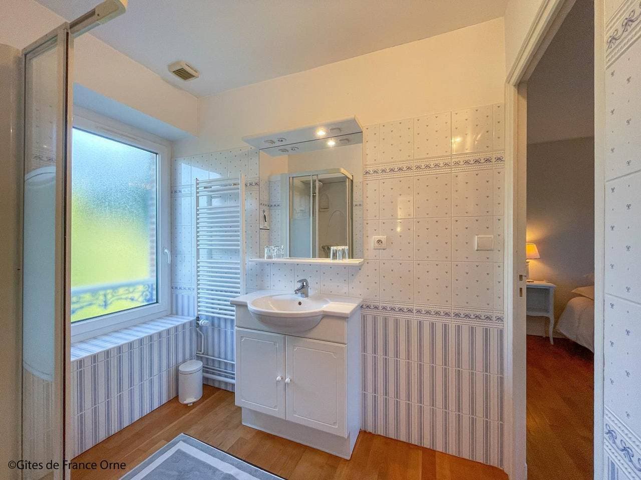 Foto 8 von 22: Charmantes Duplex im Herzen von Pays des haras mit ruhigem Garten und WiFi