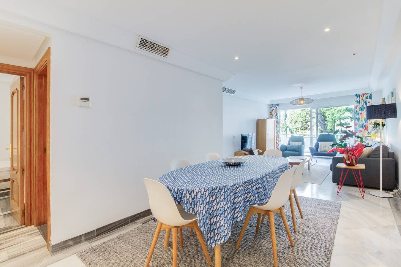 Foto 10 von 30: Deluxe-Apartment 'Gran Marbella' mit Bergblick, WLAN und Klimaanlage