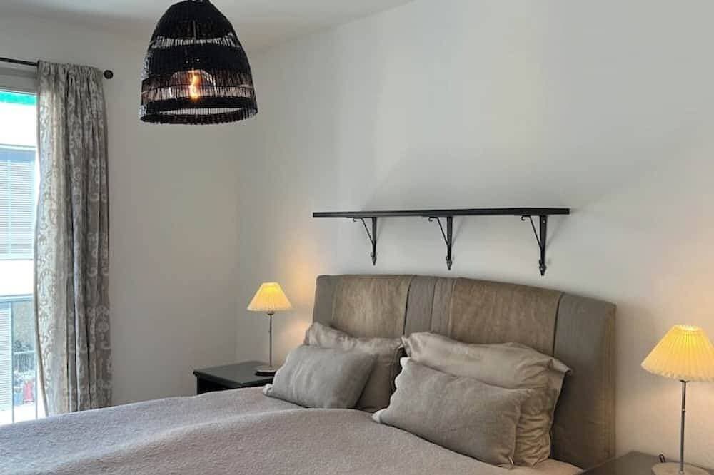 Foto 3 von 27: New 3 beds apartment in Old town Antibes. Garage