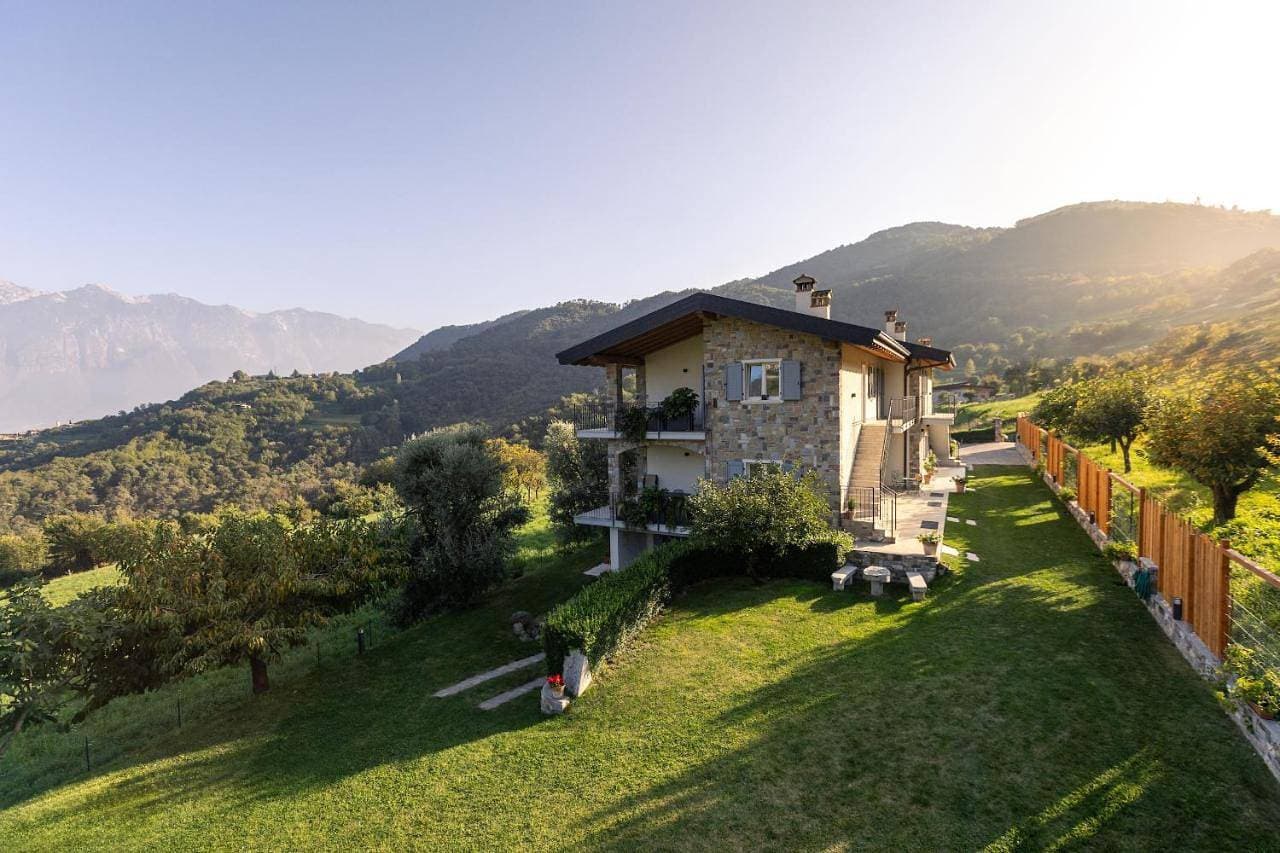 Mos Country House 1