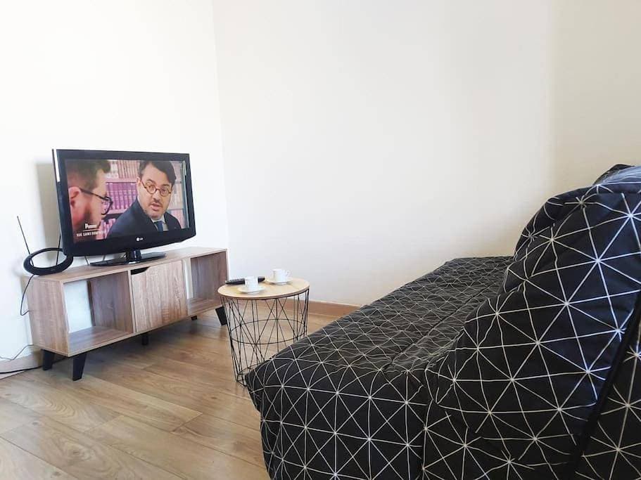 Petit Nid Urbain Proche RER, 25min Paris Centre Chambre privée et SDB privée indépendante 1