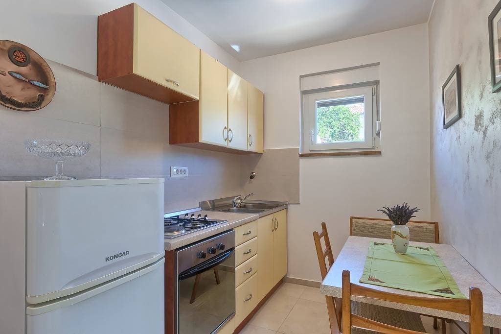 Foto 6 von 43: Ferienwohnung in Štinjan mit Meerblick, Klimaanlage, W-Lan, Waschmaschine (3326-4)