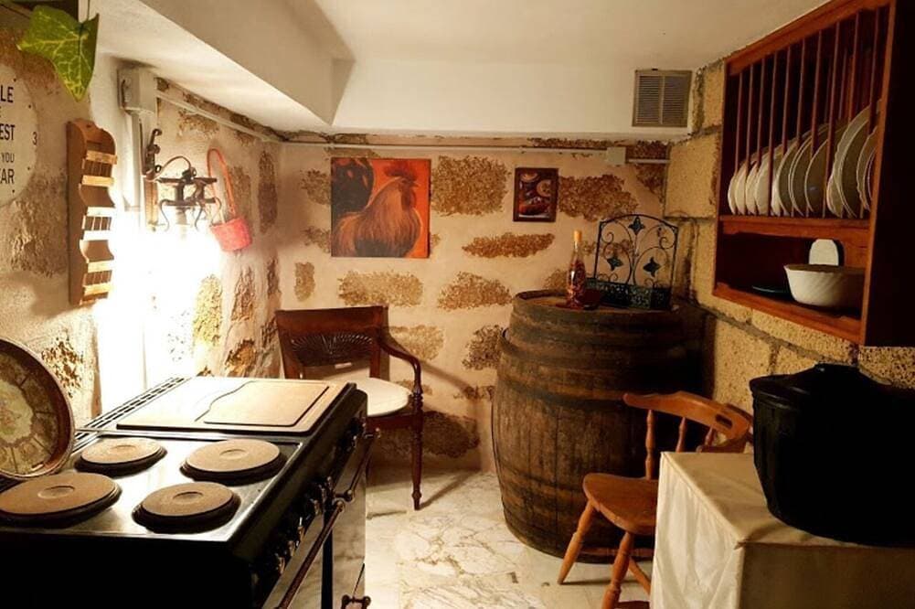 Romantisches, historisches Landhaus mit tropischem Garten 1