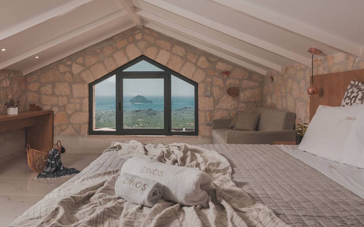 Foto 7 von 39: Luxury Zante Villa | Villa Zinos | Private pool | Sleeps 10 | Lithakia