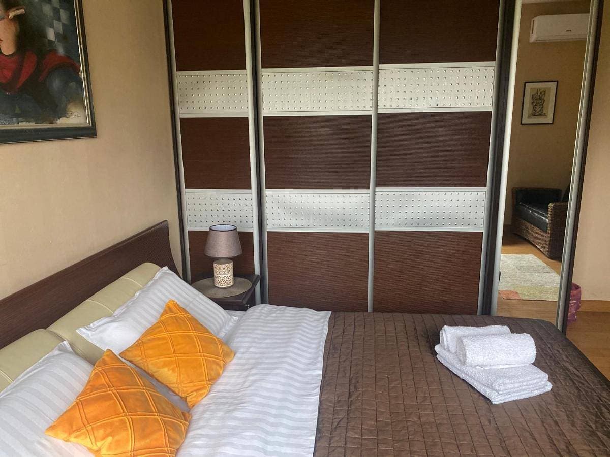 Foto 3 von 34: Double Room with Balcony