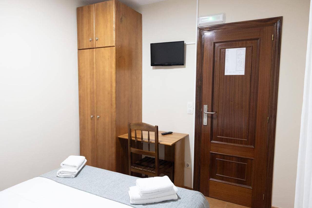 Foto 7 von 14: Double Room with Shared Bathroom