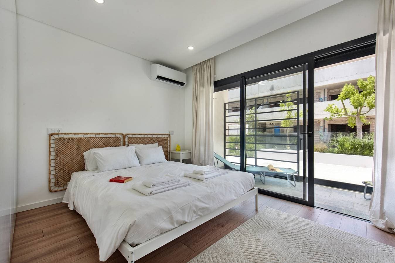 Sunny Apartments C 1