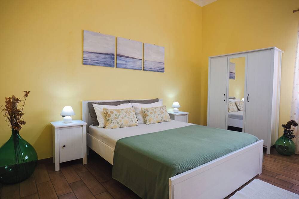 Foto 7 von 30: The Tree Of Lemons, whole house up to 10 beds!