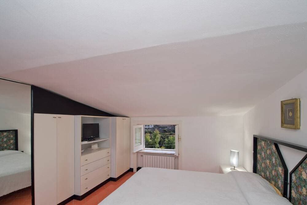 Foto 4 von 30: Tolle Aussicht der Villa, privater Pool und einfacher Zugang zum Garten, 1 km. von Ravello, Parkplatz