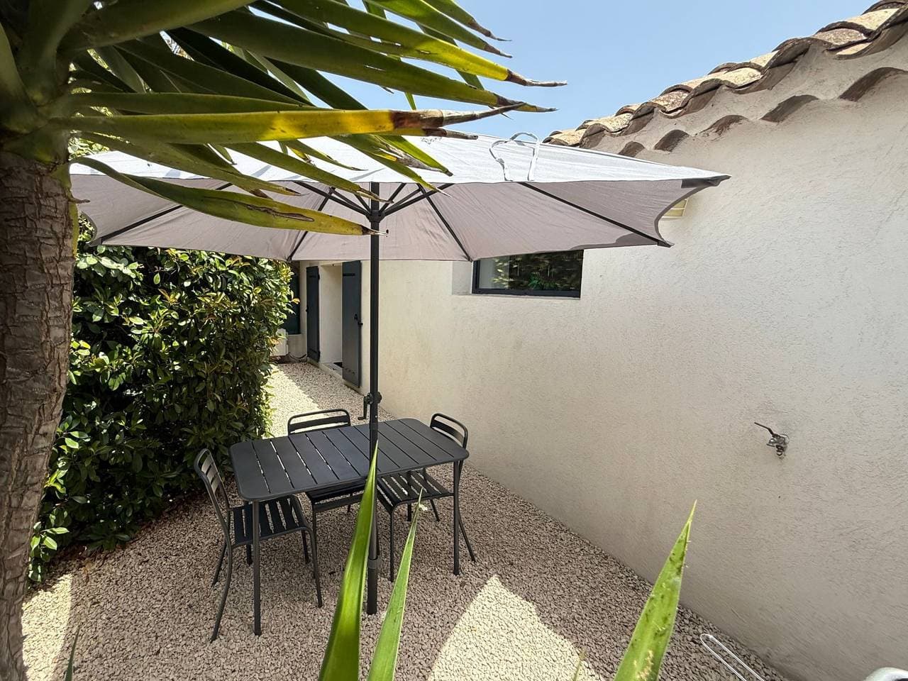 Foto 9 von 50: Eine kleine Ecke der Provence. Privater beheizter Pool