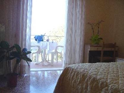 Foto 8 von 9: Quadruple Room