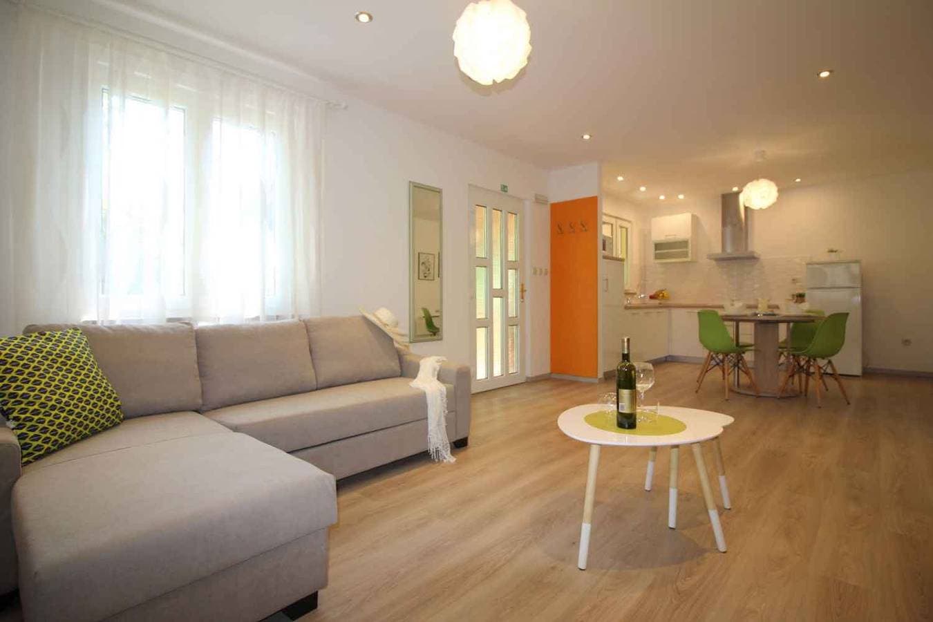 Foto 6 von 27: Bungalow mit Pool und Klimaanlage