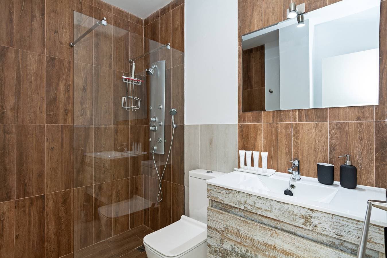 Foto 4 von 13: Arrecife Modern House - Renovated & Cozy