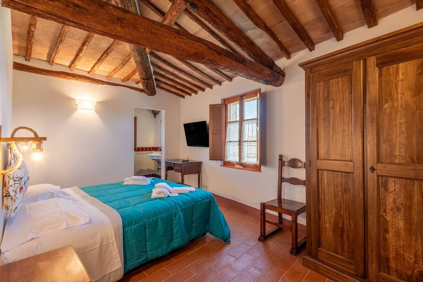 Foto 12 von 25: Zimmer Castello – Agriturismo la Taverna di Celsa mit Gemeinschaftspool