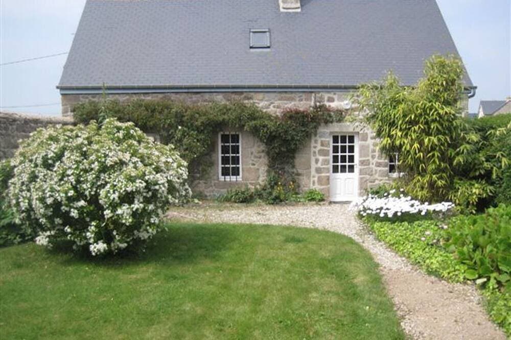 Unabhängiges Haus in der Nähe des Strandes in Réville 1