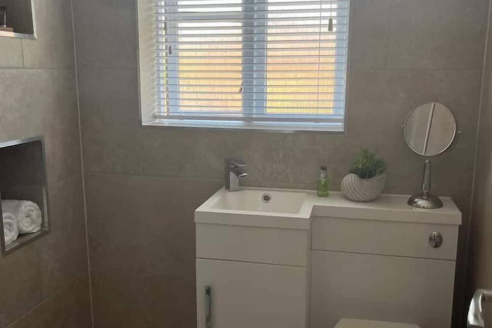 Foto 3 von 19: Perfect retreat for two! One bed house with garden, minutes from sea front