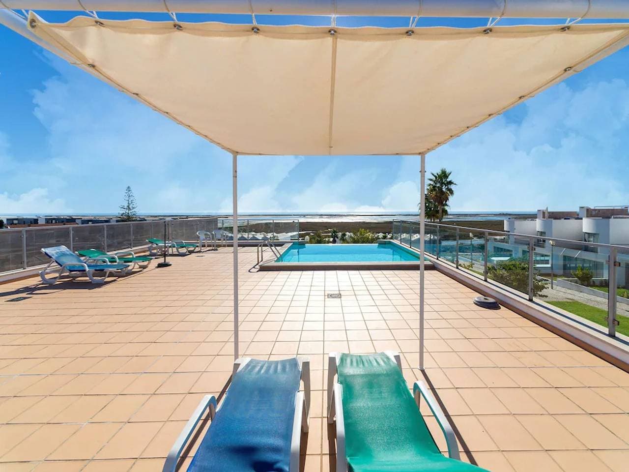 Foto 9 von 37: Ferienhaus für 4 Personen mit Pool