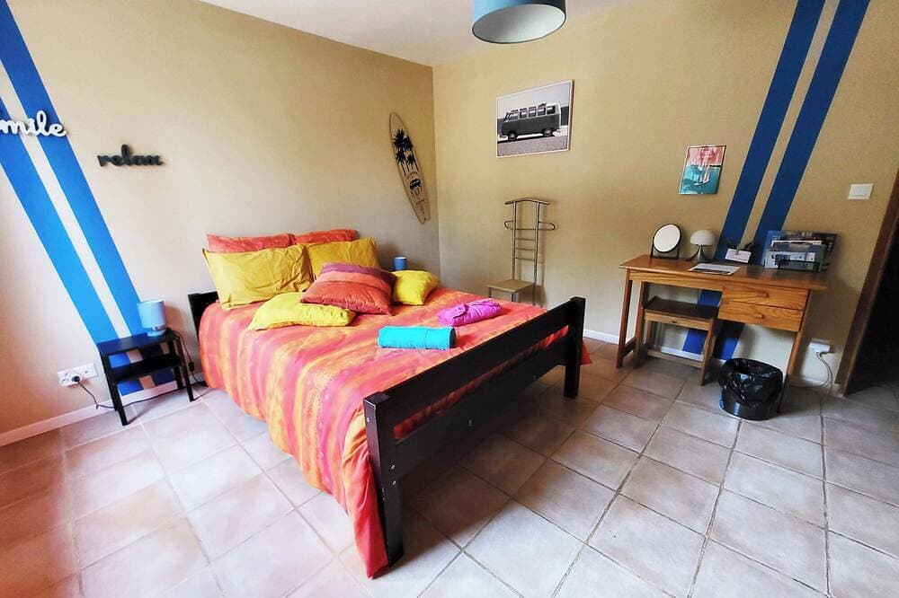 Foto 3 von 28: Private bedroom, swimming pool, pool-house, summer kitchen in beautiful, quiet property