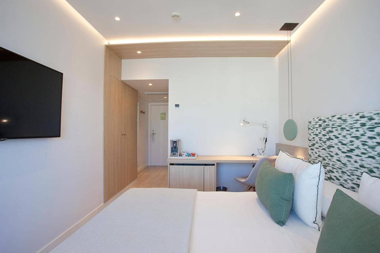 Foto 8 von 9: Double or Twin Room with Side Sea View