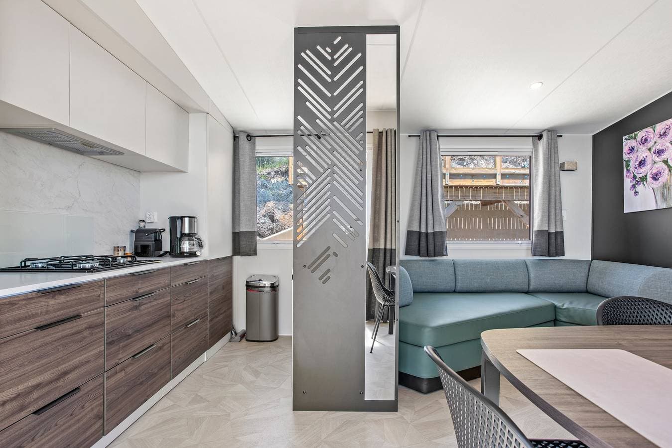 Foto 12 von 41: Bungalow 'Domaine Ile D'or, Segur 8' mit Meerblick, Gemeinschaftspool und privater Terrasse