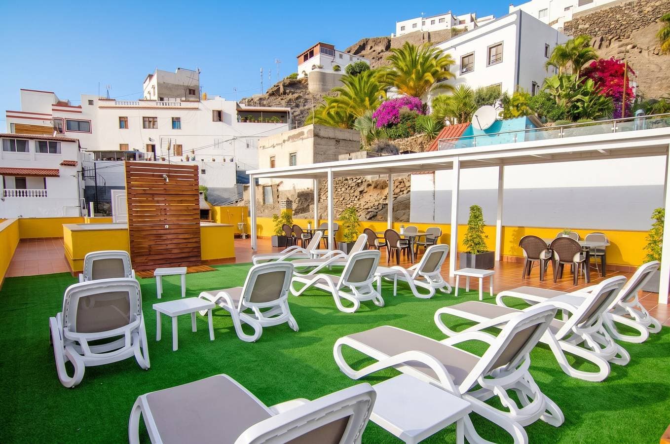 Foto 6 von 22: Charmantes Apartment in Puerto de Mogán - 80m², Berg- und Meerblick