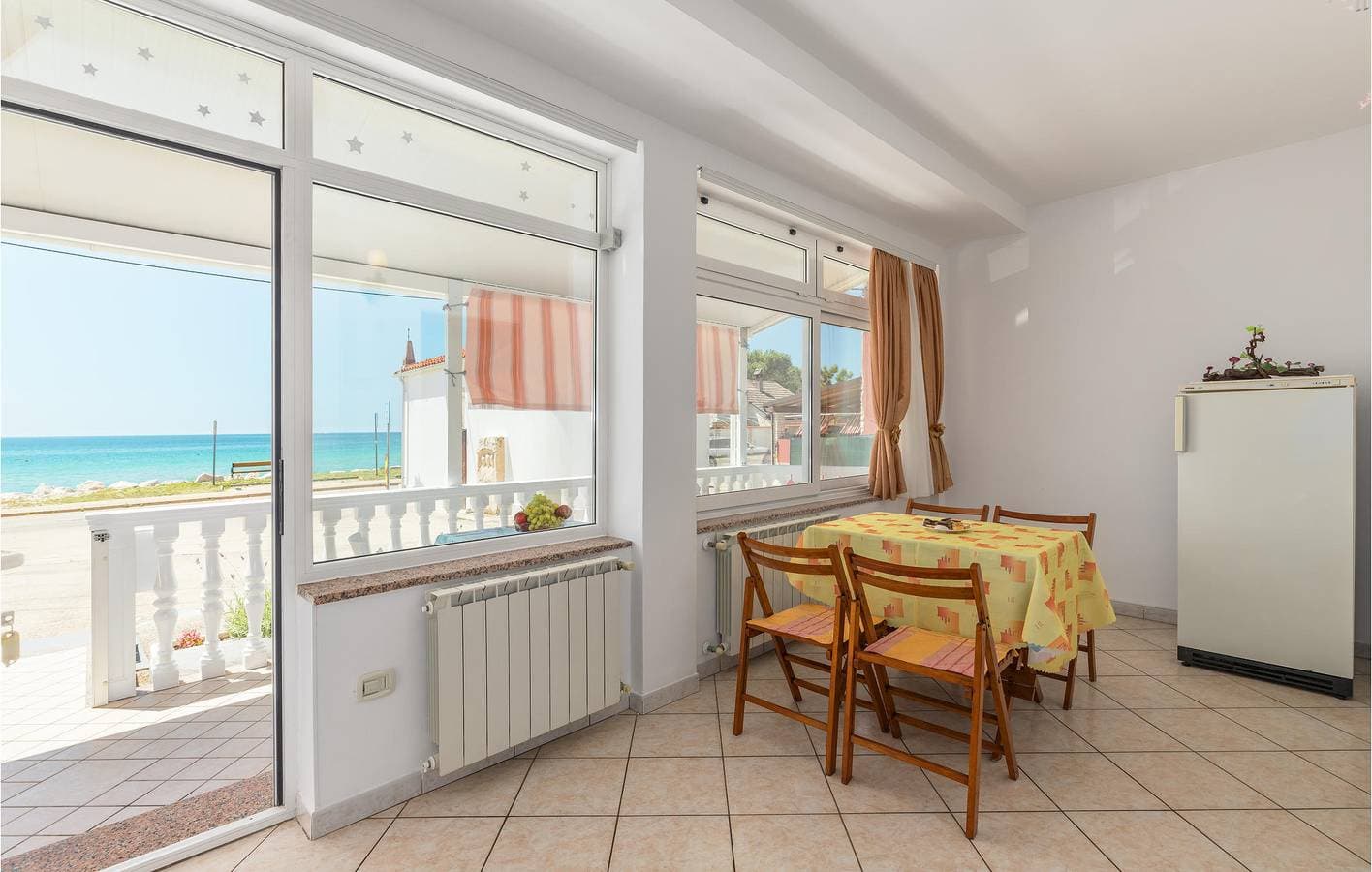Foto 5 von 22: Apartment am Meer mit Terrasse, Parkplatz und WLAN – 300 m vom Strand entfernt