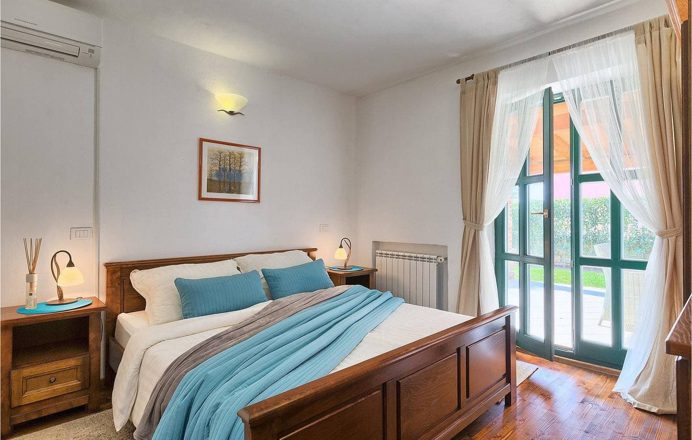 Foto 10 von 61: Stilvolle 250 m² große Ferienwohnung mit Pool, WLAN und Parkplatz in der Nähe von Kaštelir