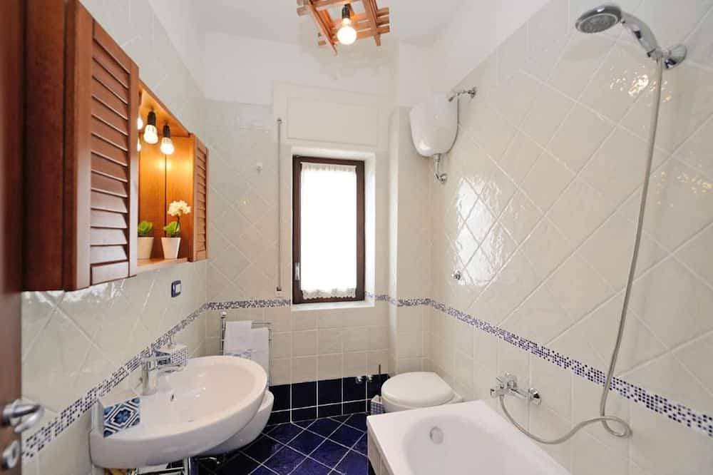 Foto 11 von 28: Maiori Reginella mit Meerblick Terrasse, Wi-Fi, Aria Cond und in der Nähe von Amalfi
