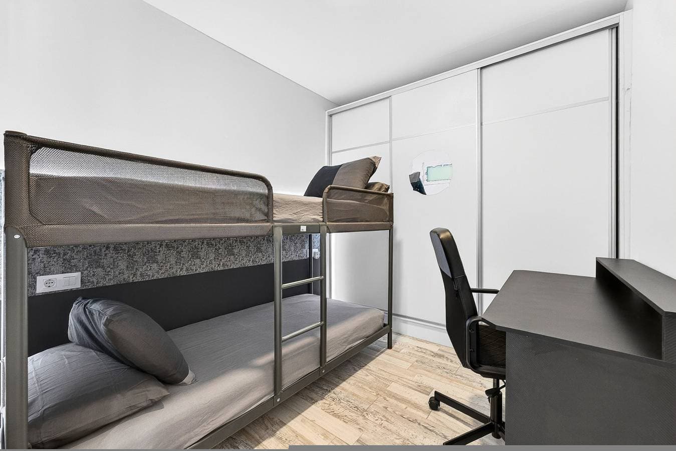 Foto 12 von 48: Ferienwohnung für 6 Personen mit Meerblick