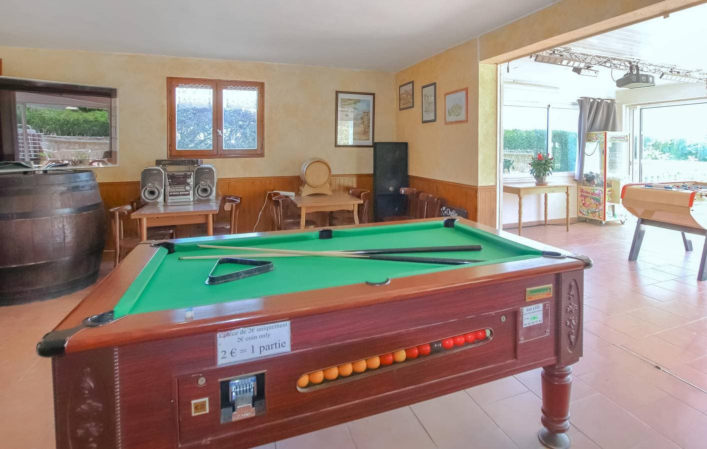 Foto 7 von 27: Gemütliche Wohnung mit Pool, Parkplatz, Garten & Internet in Bessas