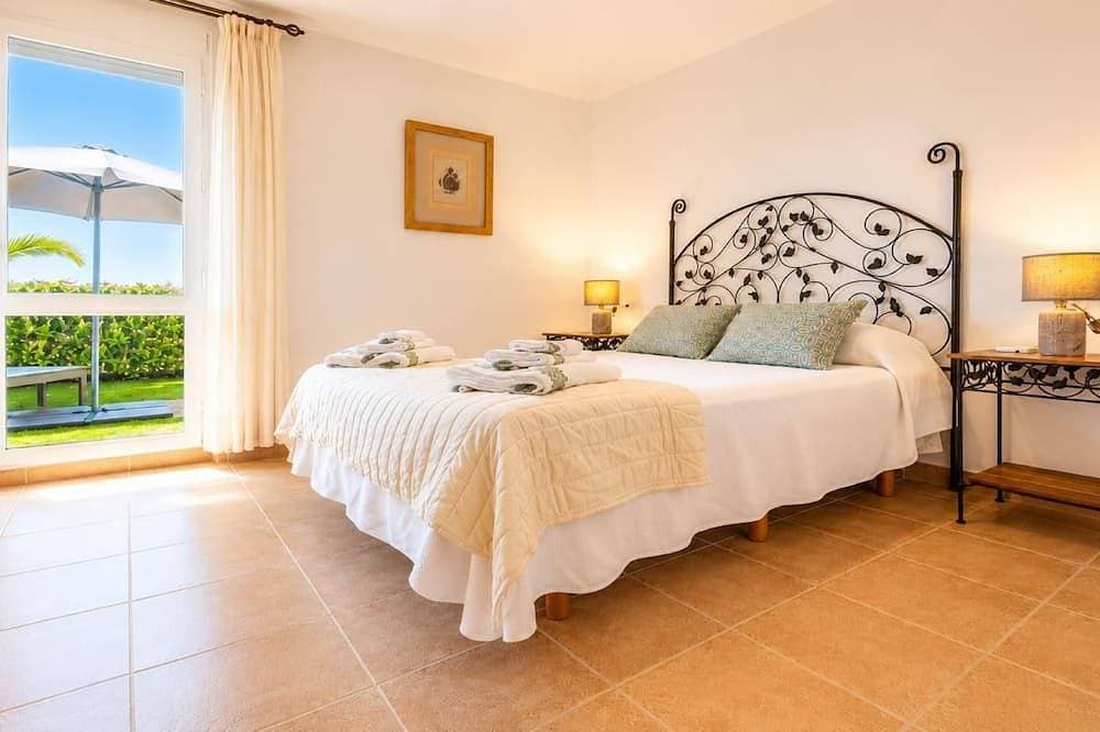 Foto 2 von 30: Casa Vega Vera Playa | Primera Línea de Playa | Beachtfront luxury Apartment with garden