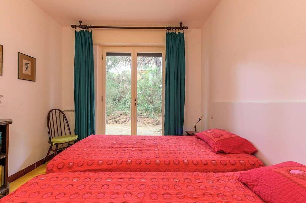 Foto 7 von 30: Wunderbares alleinstehendes Ferienhaus für 7 Gäste mit  W-Lan, TV, Innenhof und Haustiere erlaubt