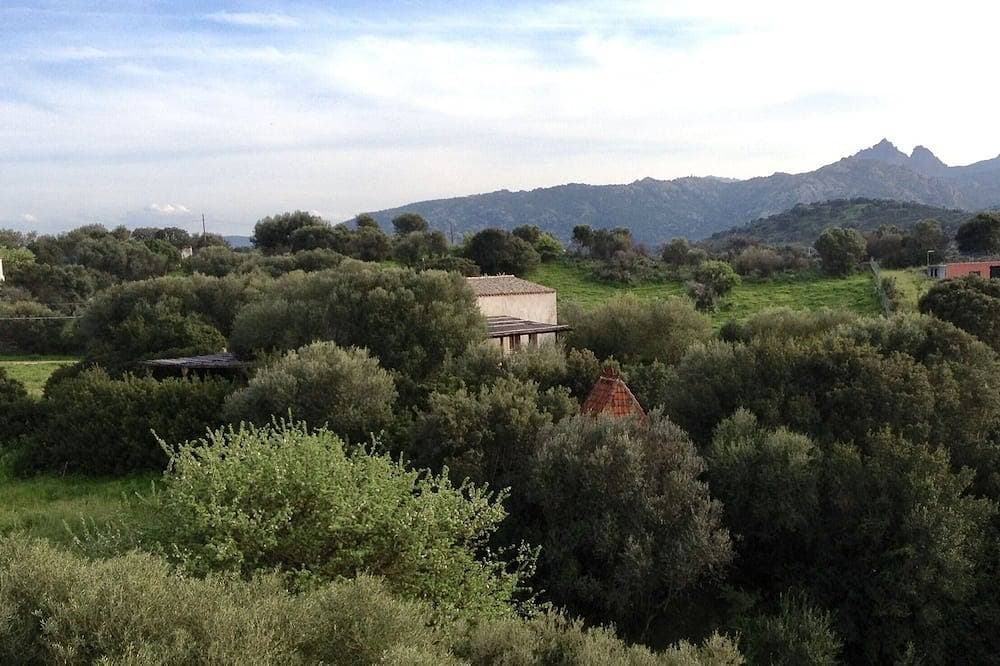 Foto 13 von 22: Ganz besonderes Ferienhaus in einer ländlichen Landschaft, umgeben von alten Felsen