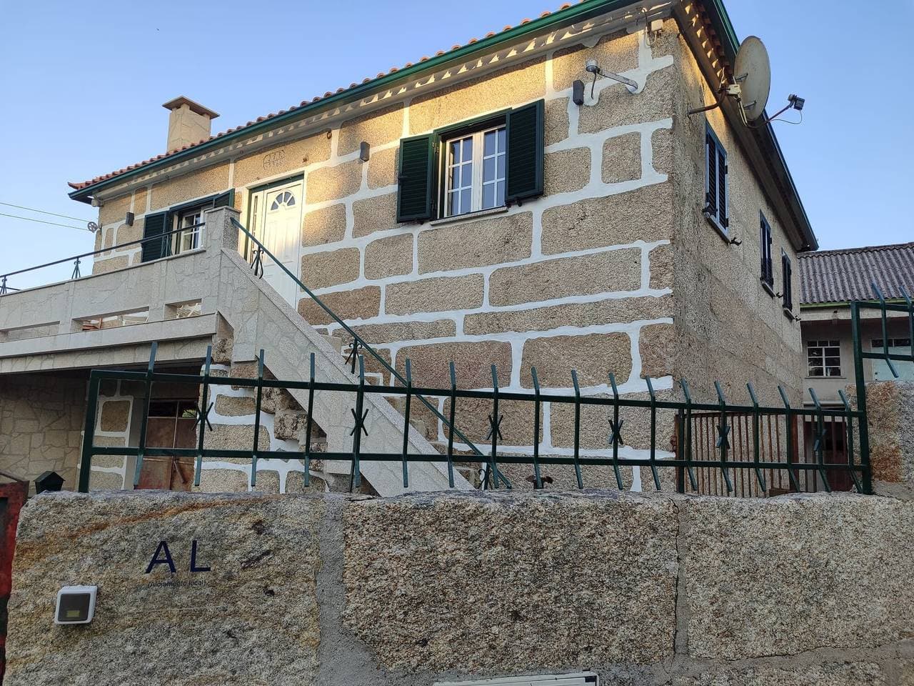 Foto 2 von 16: Ferienhaus mit schöner Aussicht, Terrasse, WLAN & Klimaanlage nahe Gerês-Nationalpark