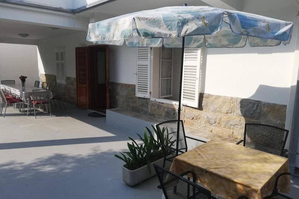 Foto 4 von 14: 4-Zimmer-Haus mit Balkon Banjol, Rab