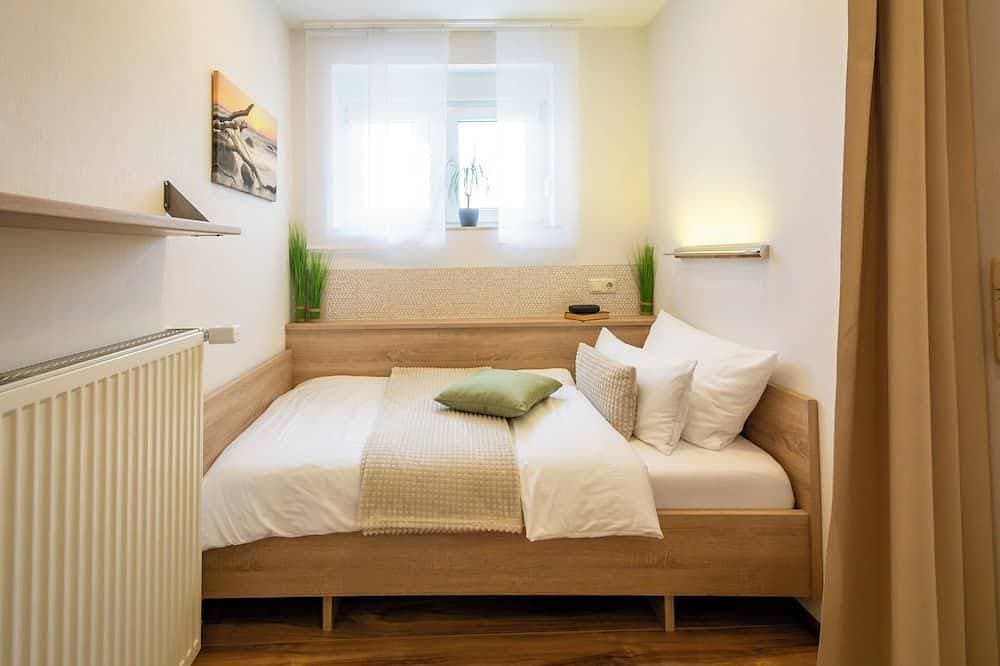 Foto 4 von 30: Moderne, komfortable Ferienwohnung mit Terrasse, am Maintalradweg,