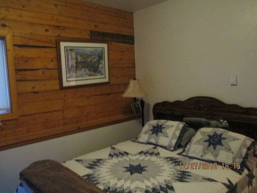 Foto 7 von 27: Wunderschöne 2700 Sf Mountain Log Home-Schneemobilfahrer paradiesisch-fantastische Aussicht
