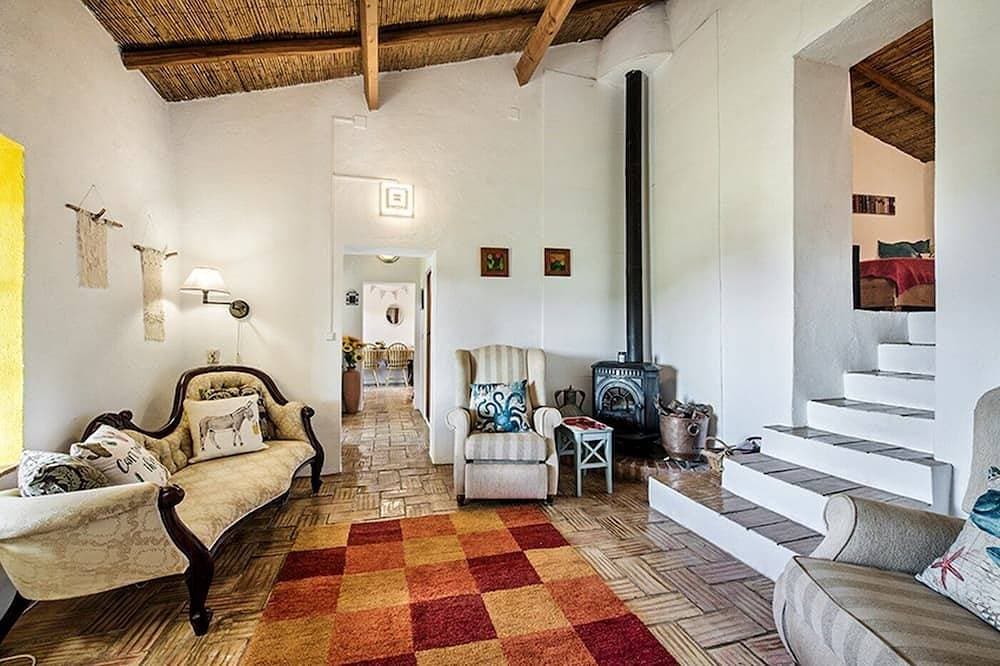 Foto 8 von 30: Rustic 3-bedroom Country Retreat With Pool, Free Wi-fi, and Breathtaking Views