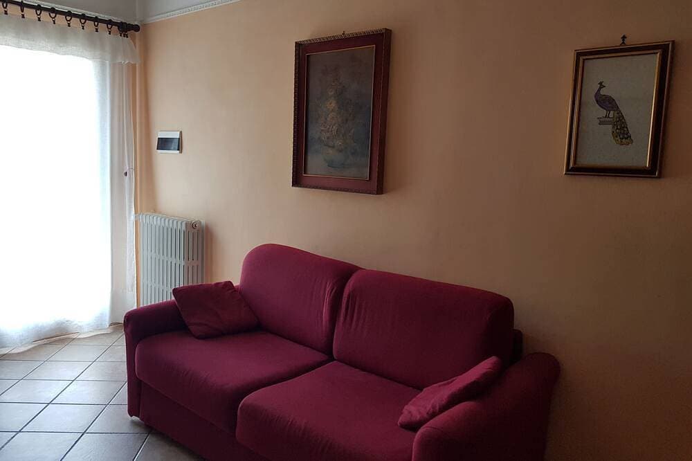 Foto 8 von 24: App.in semi-detached villa private garden and parking shared pool