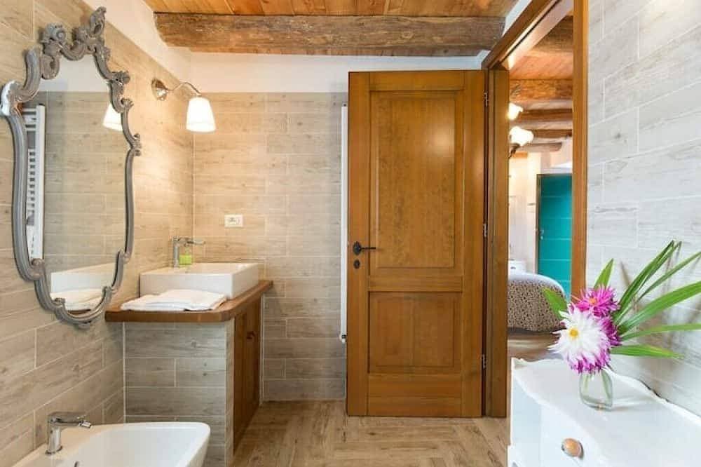 Foto 10 von 30: Gardener cottage of Villa Anelli · Ground Floor
