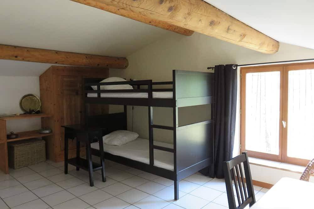 Foto 8 von 30: Steinhaus in Forcalquier in voller Natur mit Blick auf die Alpen und Lure